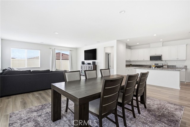 Detail Gallery Image 13 of 25 For 29068 Golden Sunset, Winchester,  CA 92596 - 4 Beds | 2 Baths