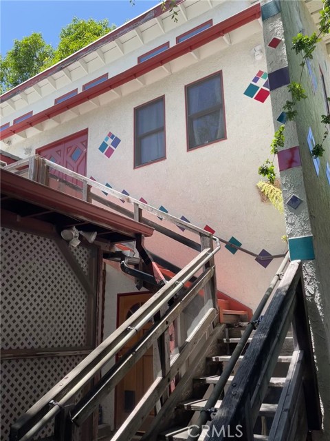 5257 Sylmar Avenue, Sherman Oaks CA: https://media.crmls.org/medias/0ff07ad8-cbc8-44e4-a24b-9903be3aca34.jpg