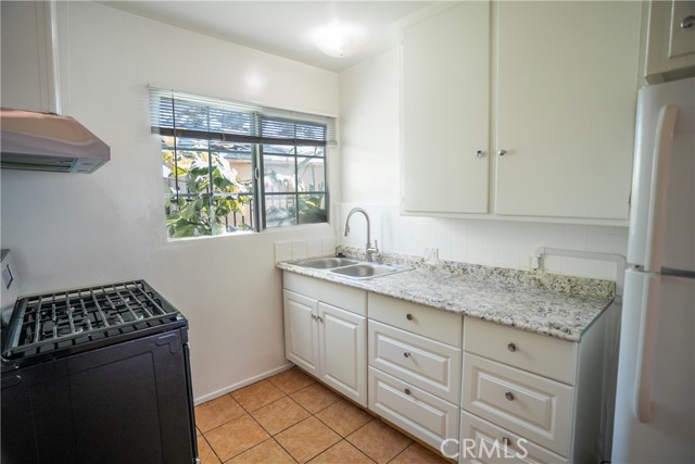 Detail Gallery Image 12 of 20 For 1629 S Van Ness Ave, Los Angeles,  CA 90019 - – Beds | – Baths