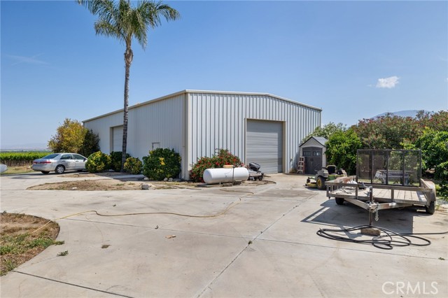 38792 Comanche Point Road, Arvin CA: https://media.crmls.org/medias/0ff0e50b-a14f-413a-b90b-a922b2dd361f.jpg