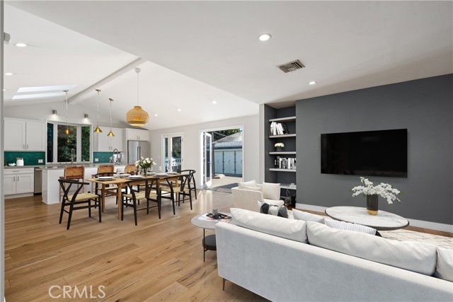 Detail Gallery Image 2 of 34 For 11856 Bray St, Culver City,  CA 90230 - 4 Beds | 3 Baths