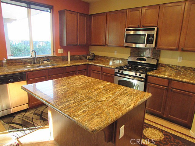 Detail Gallery Image 6 of 25 For 10918 Clover Cir, Corona,  CA 92883 - 4 Beds | 2/1 Baths