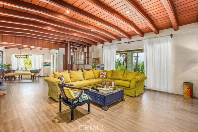 1872 Arroyo Drive, Riverside CA: https://media.crmls.org/medias/0ff2b368-7f41-44cf-b3d5-6e45dc38e4a1.jpg