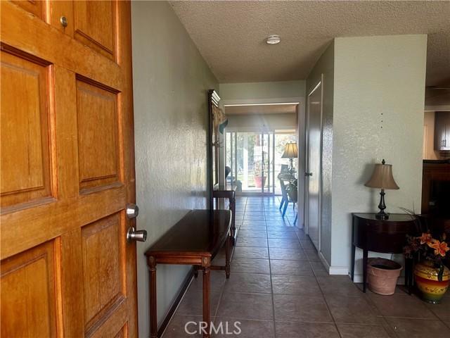 5721 Camino Real, Jurupa Valley CA: https://media.crmls.org/medias/0ff35ced-bc17-47e0-bde2-cb3c928d8e7e.jpg