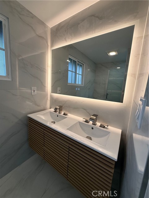Detail Gallery Image 3 of 33 For 9123 Woodley, North Hills,  CA 91343 - 3 Beds | 2 Baths