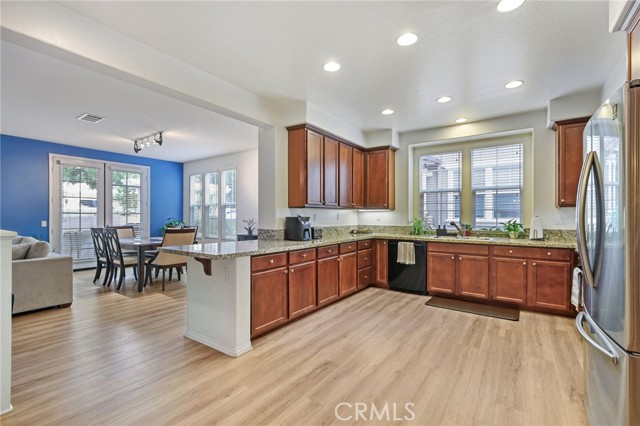 28519 Pietro Drive, Valencia CA: https://media.crmls.org/medias/0ff3cc9d-1a0d-4250-b781-def103d48ff3.jpg