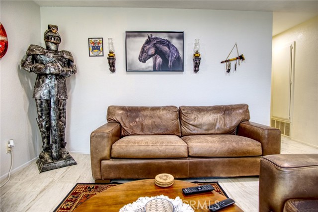6367 Split Rock Avenue, 29 Palms CA: https://media.crmls.org/medias/0ff58d2b-f5d0-4d36-8db6-29a4a4cff0d0.jpg
