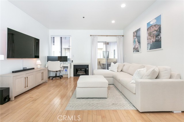 Detail Gallery Image 10 of 26 For 19350 Sherman #124,  Reseda,  CA 91335 - 1 Beds | 1 Baths