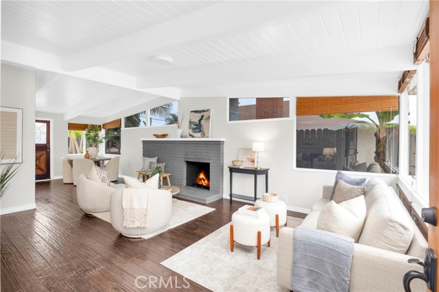 9 W Avenida Cornelio, San Clemente CA: https://media.crmls.org/medias/0ff6215b-de05-46fb-9a2d-e188a75d0481.jpg