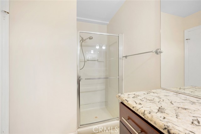 Detail Gallery Image 14 of 28 For 121 Sinclair Ave #206,  Glendale,  CA 91206 - 2 Beds | 2 Baths