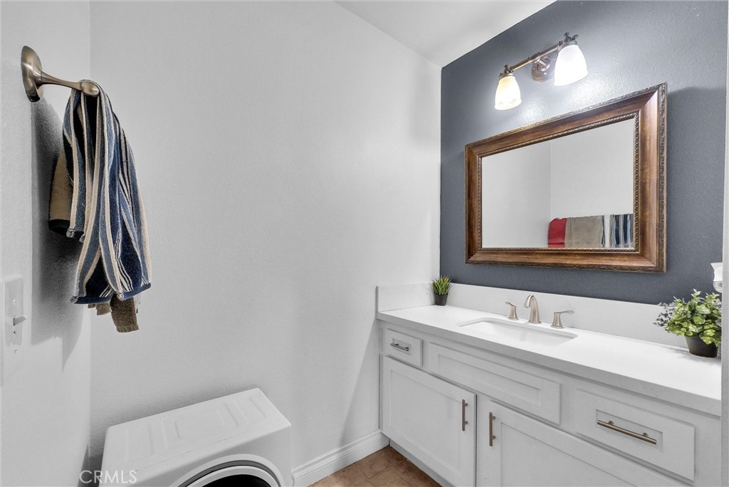 MLS #OC25162222 img 9