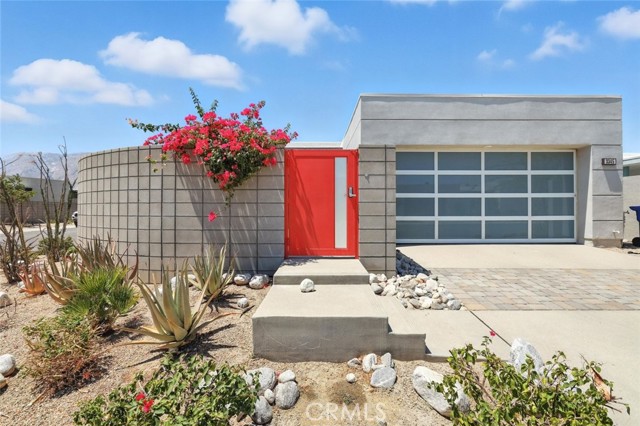 Detail Gallery Image 2 of 33 For 3345 Ambassador Dr, Palm Springs,  CA 92262 - 3 Beds | 2/1 Baths