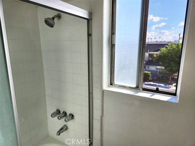 Detail Gallery Image 8 of 10 For 3920 Marathon St #16,  Los Angeles,  CA 90029 - 0 Beds | 1 Baths