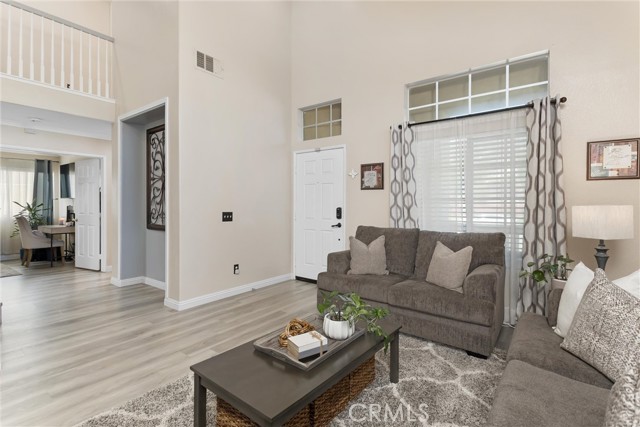 Detail Gallery Image 4 of 32 For 2601 W Meyers Rd, San Bernardino,  CA 92407 - 5 Beds | 3 Baths