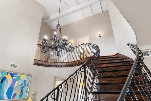 5005 Delita Place, Woodland Hills CA: https://media.crmls.org/medias/0ff92a61-af40-4c64-90bc-ff116d5b8a77.jpg