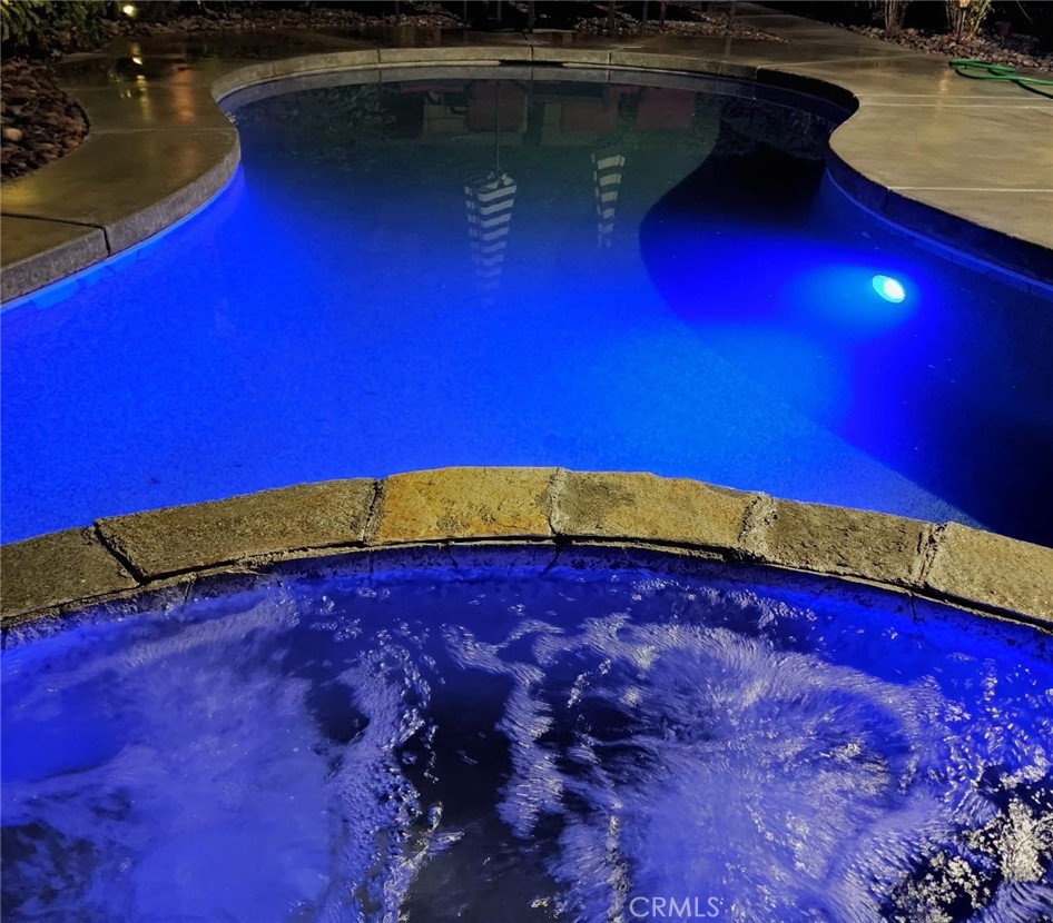 https://media.crmls.org/medias/0ff9b9f7-748f-400e-a90a-cf3cdd6bdd02.jpg?preset=X-Large