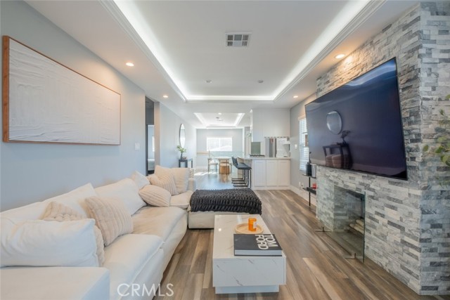 6436 Day Street, Tujunga CA: https://media.crmls.org/medias/0ffa8888-4b14-4568-8565-26bb9945b956.jpg