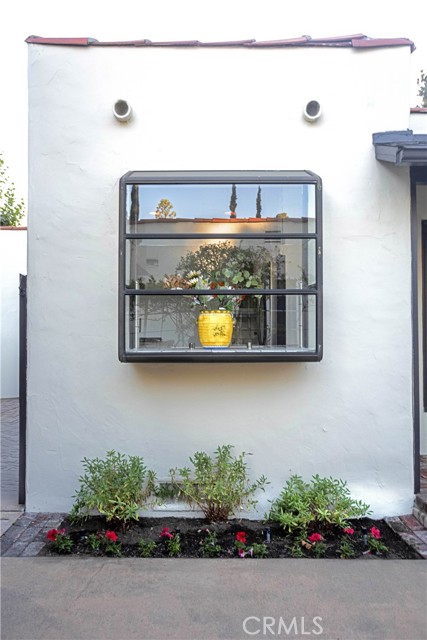 920 Coronado Drive, Glendale CA: https://media.crmls.org/medias/0ffccf9e-0efc-45b8-9580-3e576cb3c7a4.jpg