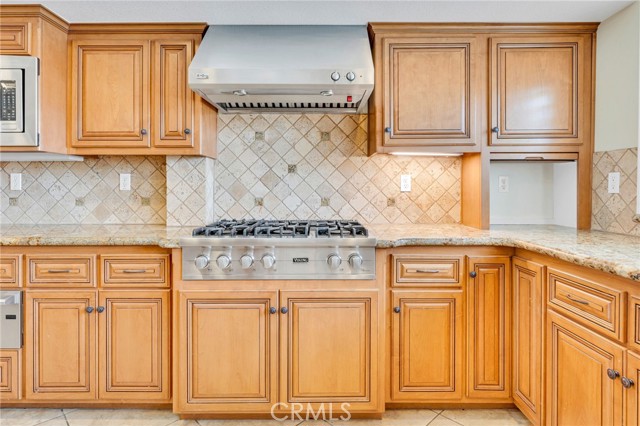 294 W Buffington Street, Upland CA: https://media.crmls.org/medias/0ffd1691-d846-4aa2-8a88-89e11df5a256.jpg