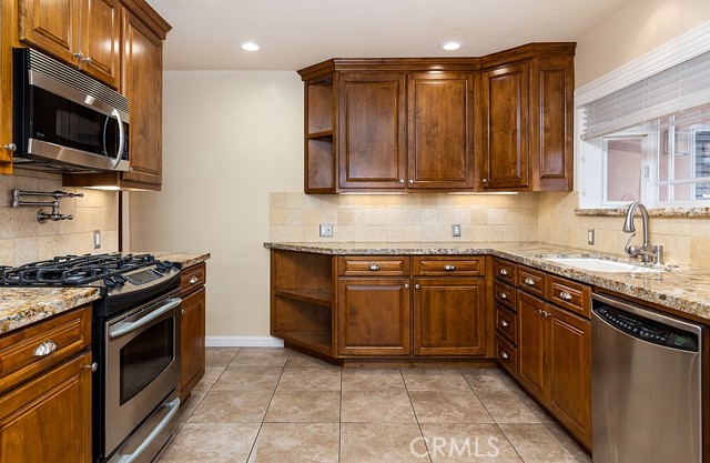 Detail Gallery Image 12 of 40 For 116 N Canyon, Monrovia,  CA 91016 - – Beds | – Baths