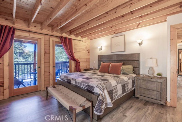 893 Silver Tip Drive, Big Bear CA: https://media.crmls.org/medias/0ffe8dfd-97f7-41ee-afea-421c16424997.jpg