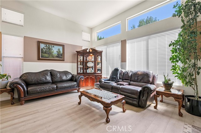 29508 Alyssum Lane, Canyon Country CA: https://media.crmls.org/medias/0fff10b9-4e80-4e14-a473-048d3f23966b.jpg