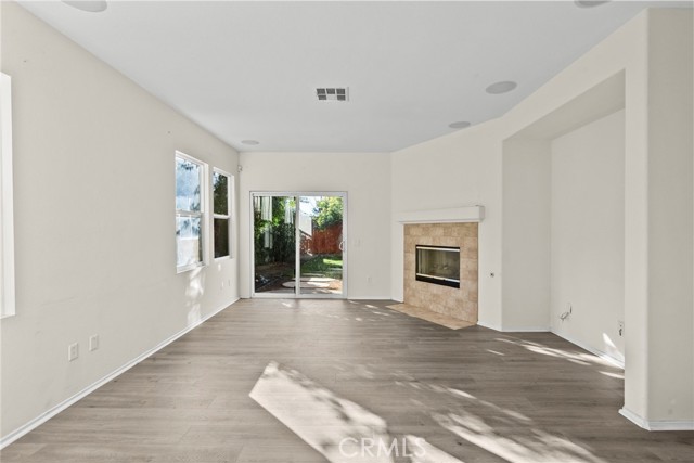 Detail Gallery Image 21 of 43 For 19914 via Joyce Dr, Saugus,  CA 91350 - 3 Beds | 2 Baths