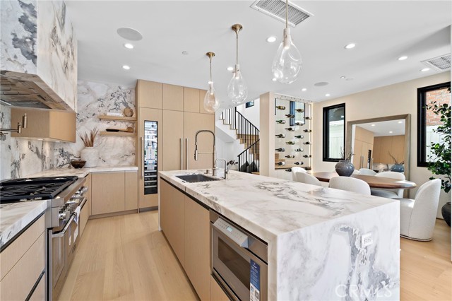 Detail Gallery Image 12 of 70 For 612 Begonia, Corona Del Mar,  CA 92625 - 3 Beds | 3/1 Baths