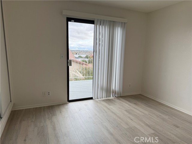 Detail Gallery Image 4 of 18 For 13715 Hidden Valley, Victorville,  CA 92395 - 4 Beds | 3 Baths