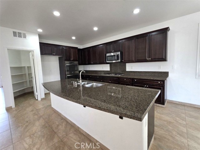 Detail Gallery Image 11 of 42 For 6227 Satterfield, Chino,  CA 91710 - 4 Beds | 3/1 Baths