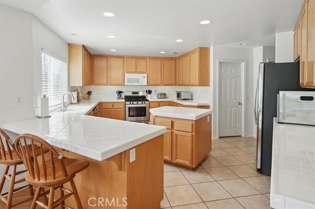 Detail Gallery Image 11 of 33 For 28652 Deer Springs Dr, Saugus,  CA 91390 - 5 Beds | 2/1 Baths