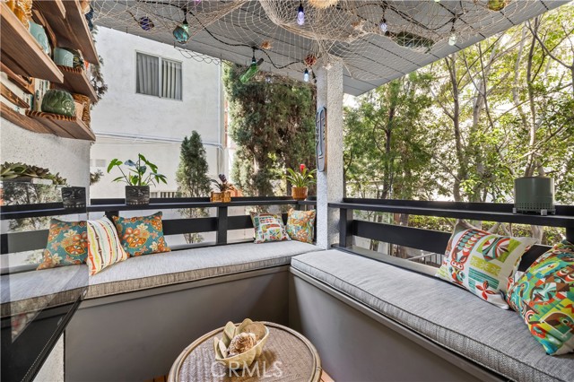 1830 Westholme Avenue, Los Angeles CA: https://media.crmls.org/medias/10054b58-8d11-4c6a-8852-860ee97eede9.jpg