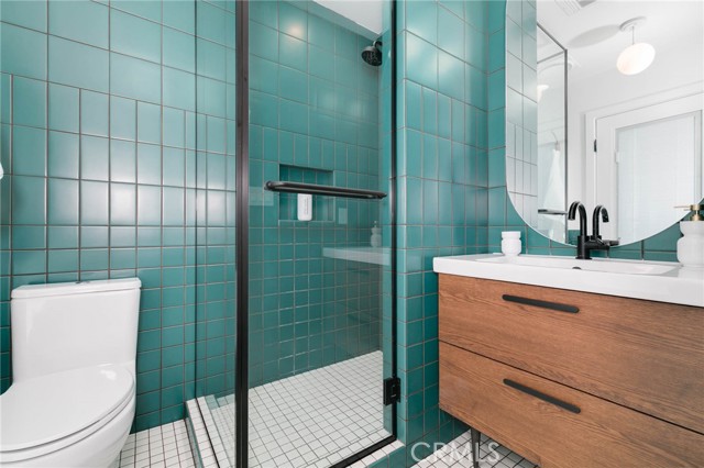 4676 Arriba Drive, Tarzana CA: https://media.crmls.org/medias/10057bd6-8a2f-4ce9-a68a-539ebb589f9e.jpg