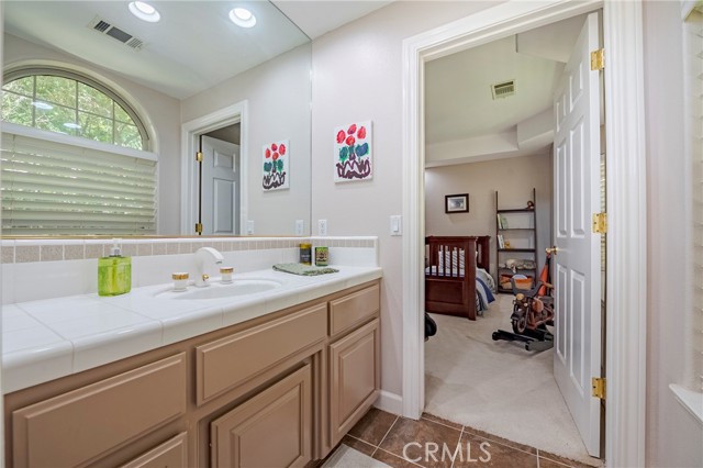 2663 Fallbrook Drive, Merced CA: https://media.crmls.org/medias/1006918a-ee18-41bc-bd6d-5d0cd0d3b996.jpg
