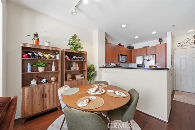 Detail Gallery Image 8 of 37 For 1801 E Katella #2096,  Anaheim,  CA 92805 - 1 Beds | 1 Baths