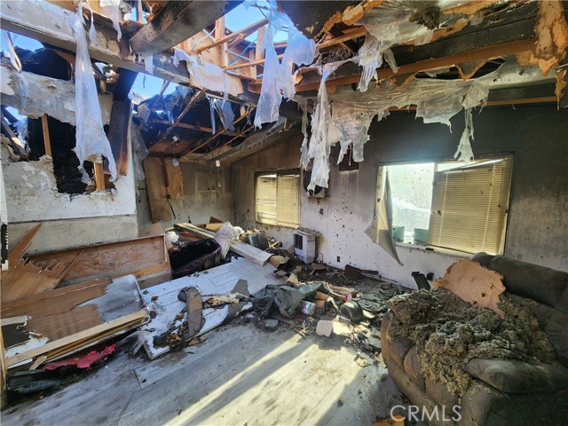 19006 Joshua Street, Adelanto CA: https://media.crmls.org/medias/10084c68-a786-4fcd-a45c-4a00650a34f4.jpg