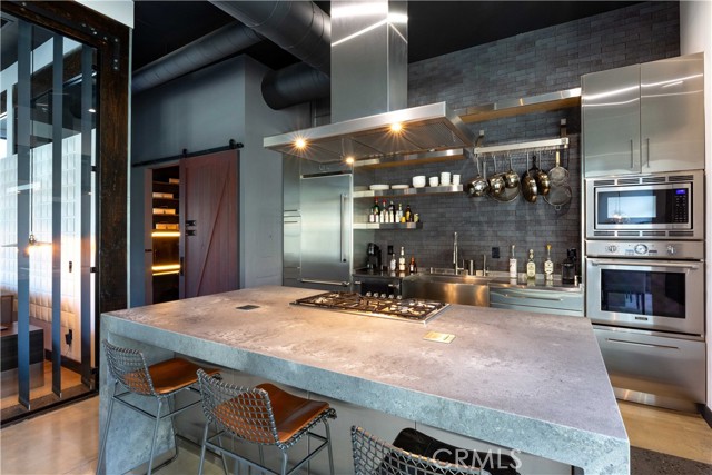 Detail Gallery Image 4 of 17 For 238 N Bush, Santa Ana,  CA 92701 - 2 Beds | 2 Baths