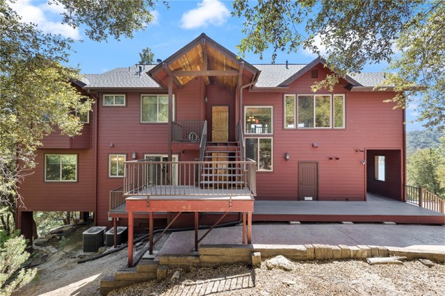39828 Granite Ridge Lane, Bass Lake CA: https://media.crmls.org/medias/100a2a03-d59b-4786-a706-e79466812441.jpg