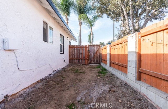 Detail Gallery Image 10 of 16 For 1390 Gundry Ave, Long Beach,  CA 90813 - 1 Beds | 1 Baths