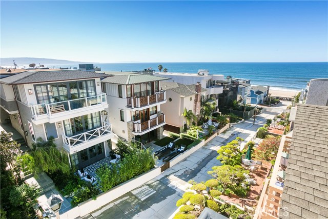 205 16th Street, Manhattan Beach, California 90266, 4 Bedrooms Bedrooms, ,3 BathroomsBathrooms,Residential,Sold,16th,SB17035734