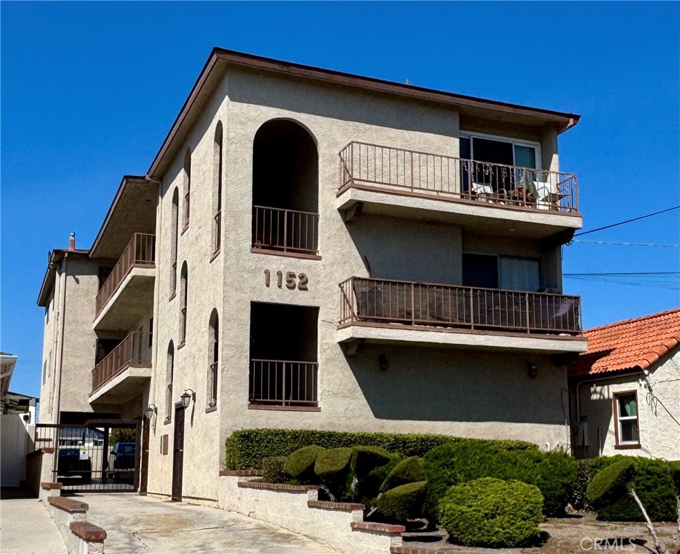 Quadruplex at 1152 W. 24th St.