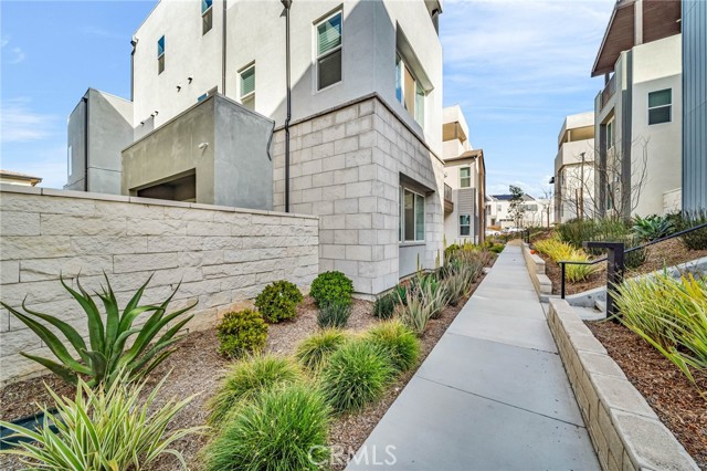 Detail Gallery Image 2 of 46 For 27216 Coyote Bush Ct, Valencia,  CA 91381 - 4 Beds | 5 Baths