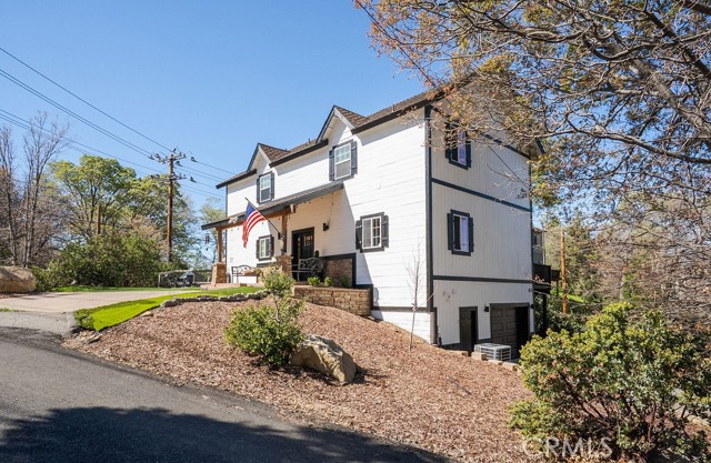 Detail Gallery Image 31 of 33 For 1498 Deer Way, Lake Arrowhead,  CA 92352 - 3 Beds | 2 Baths