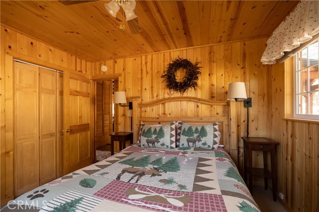43897 Yosemite Drive, Big Bear Lake CA: https://media.crmls.org/medias/100cb41a-bf61-46f0-a400-bec0ea8622e5.jpg