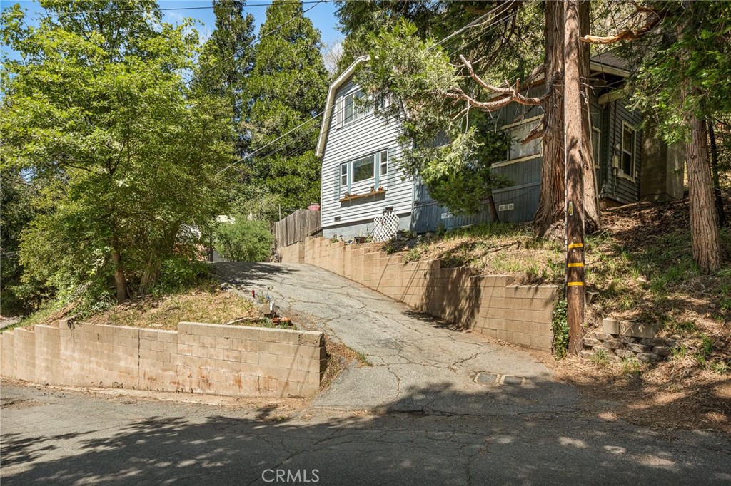 482 Zuger Court