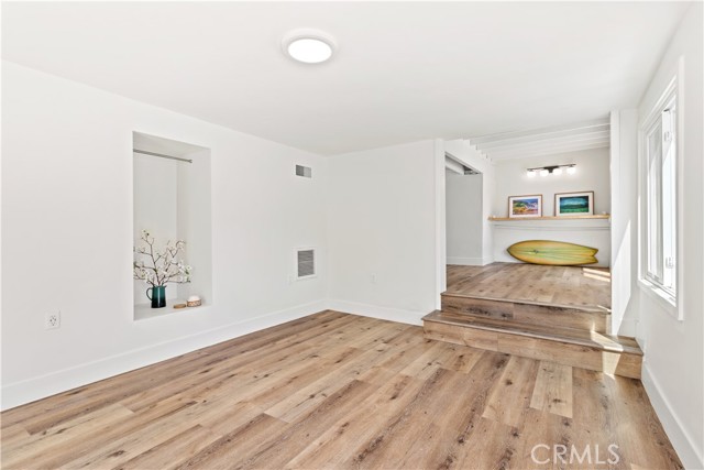Detail Gallery Image 19 of 21 For 3112 Laurel Ave, Manhattan Beach,  CA 90266 - 3 Beds | 2 Baths
