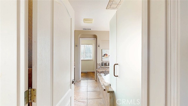 223 Vintage Drive, Turlock CA: https://media.crmls.org/medias/100e00a6-cc01-44ad-a1a2-b9201ce305a3.jpg