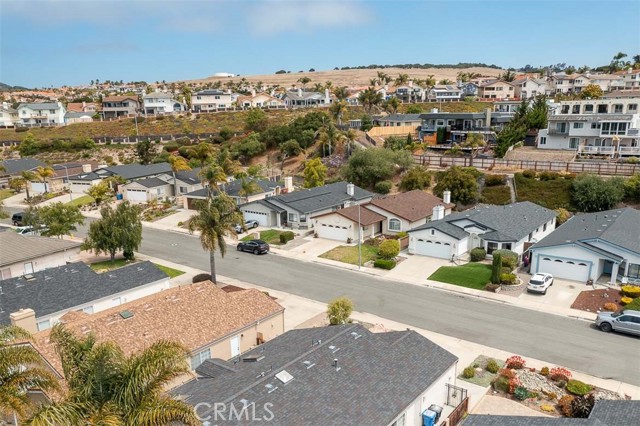 Detail Gallery Image 2 of 33 For 140 Irish Way, Pismo Beach,  CA 93449 - 3 Beds | 2 Baths