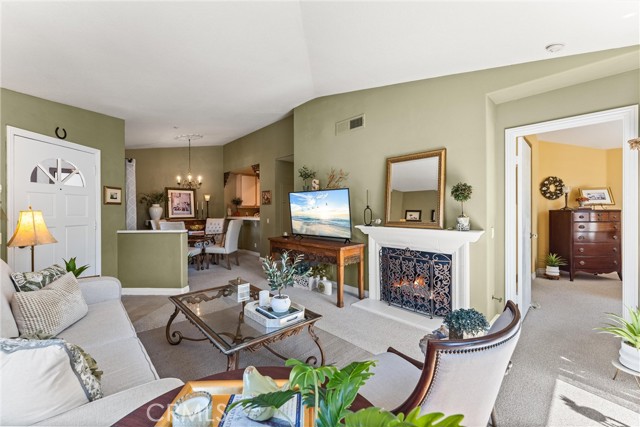 Detail Gallery Image 6 of 29 For 2960 Champion Way #709,  Tustin,  CA 92782 - 2 Beds | 2 Baths