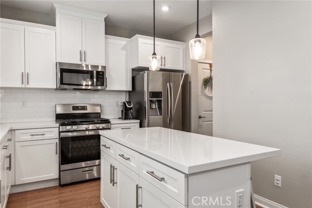 Detail Gallery Image 8 of 30 For 16073 Narni Ln, Fontana,  CA 92336 - 3 Beds | 2/1 Baths